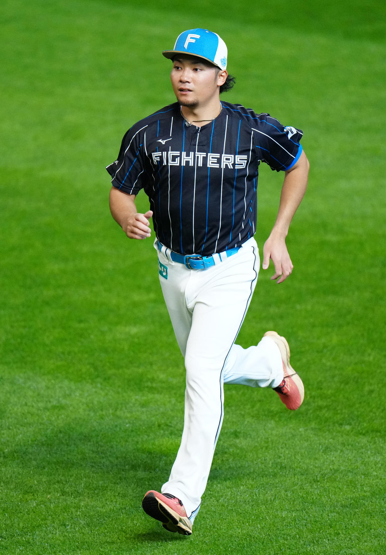 練習に臨む日本ハム伊藤（撮影・江口和貴）
