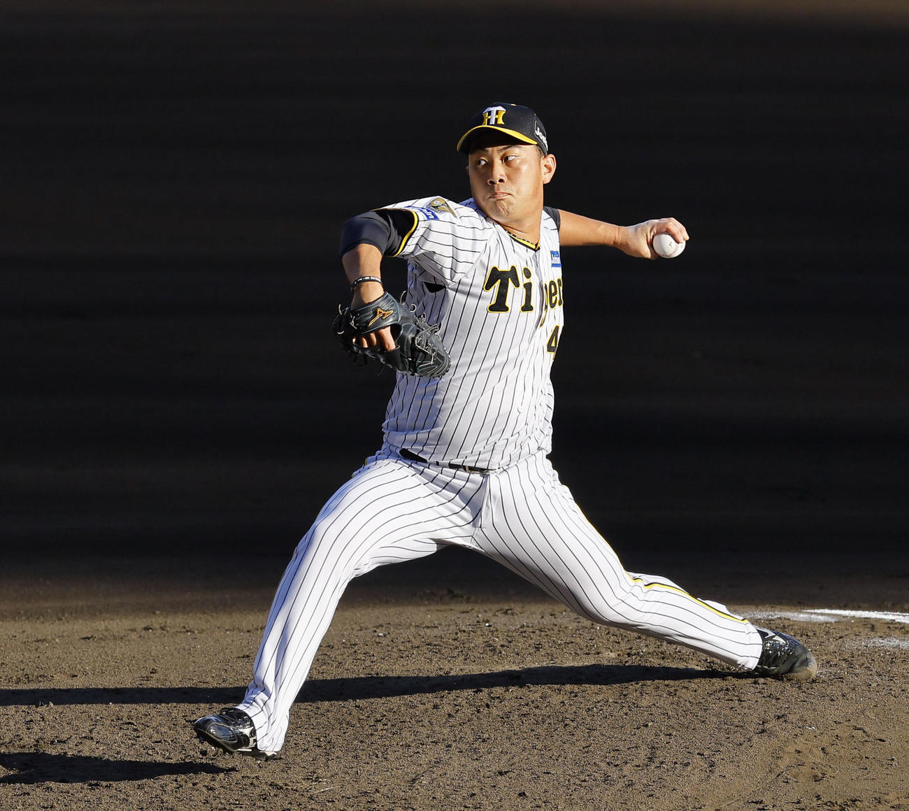 阪神対DeNA 6回、2番手で登板した阪神桐敷（撮影・藤尾明華）