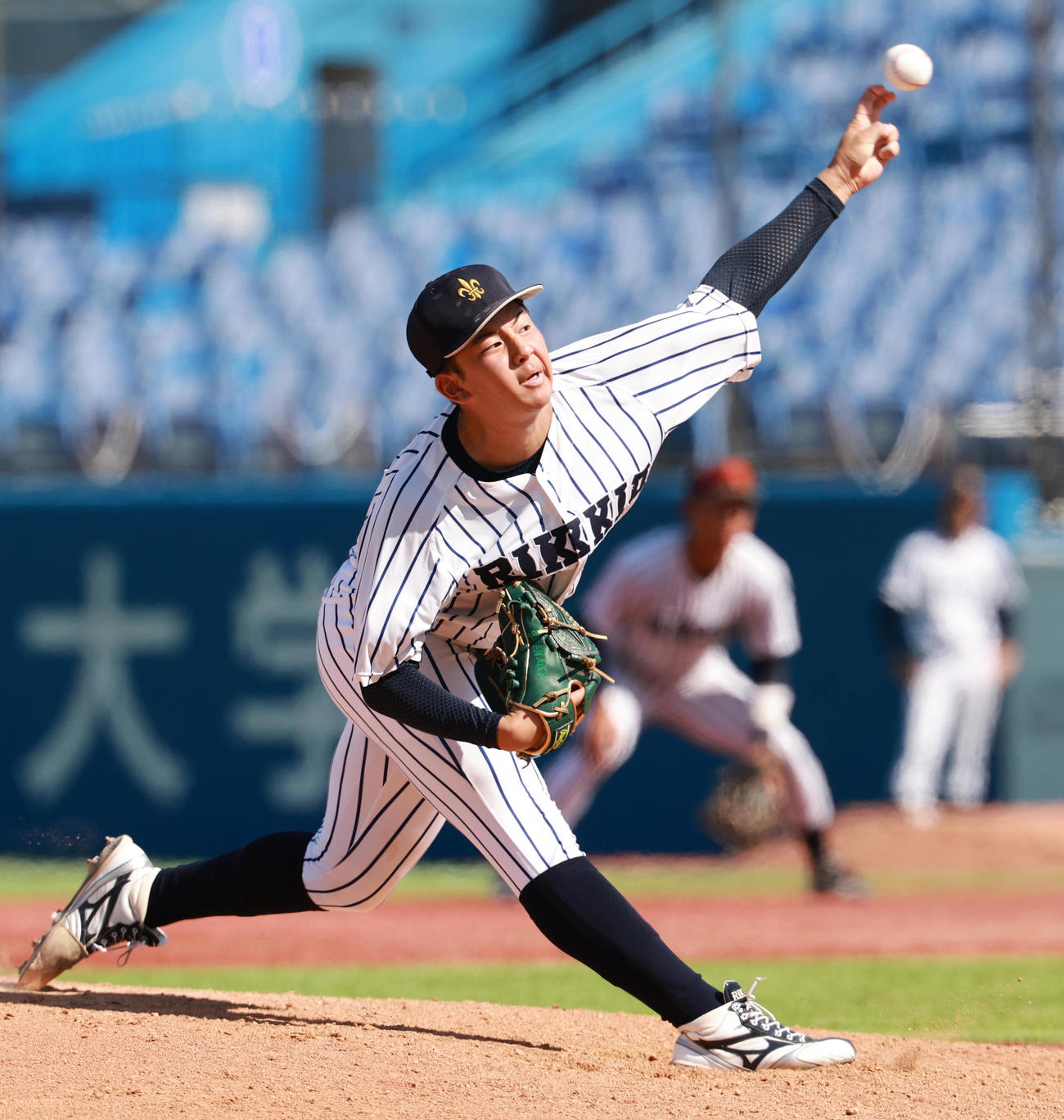 明大対立大　力投する立大・田中優（撮影・野上伸悟）