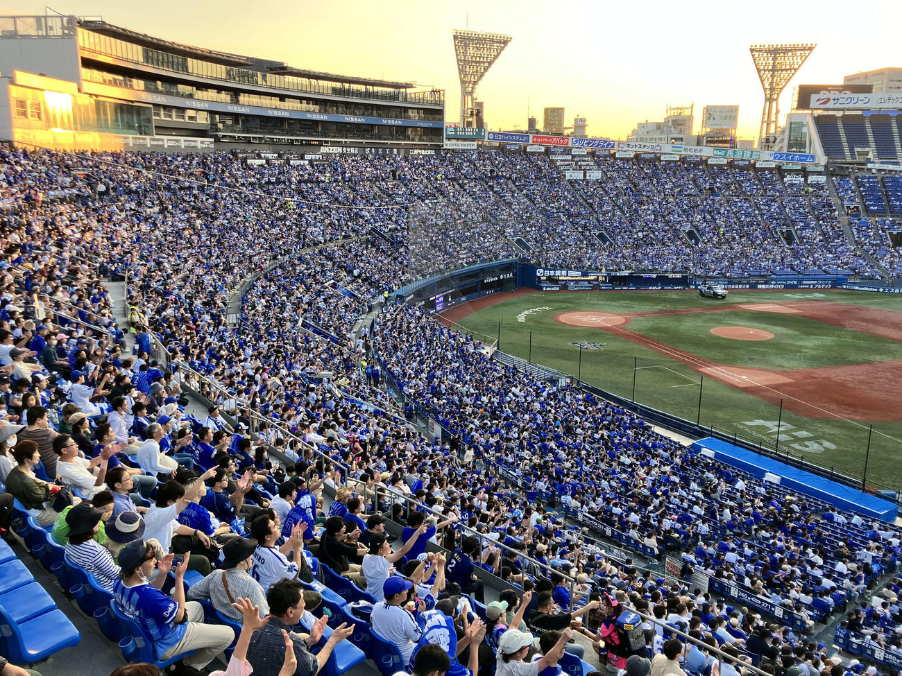 横浜スタジアムで開催されたパブリックビューイング（球団提供）