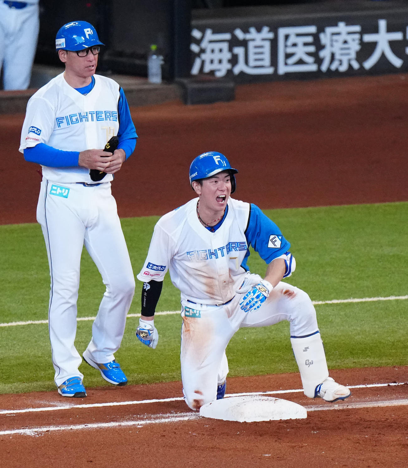 日本ハム対ロッテ　1回裏日本ハム無死、遊撃内野安打とした松本剛（撮影・江口和貴）