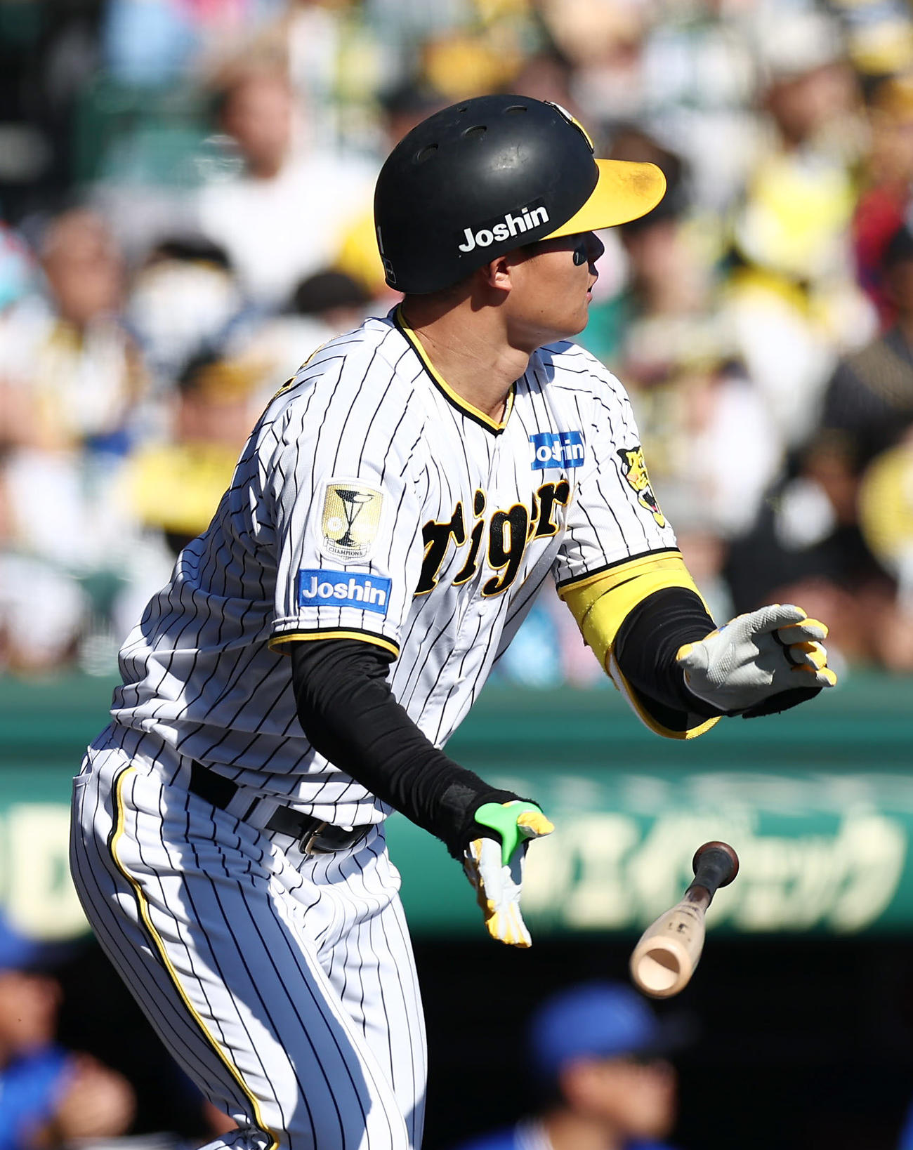 阪神対DeNA 1回裏阪神2死、先制の左越え本塁打を放つ森下（撮影・前田充）