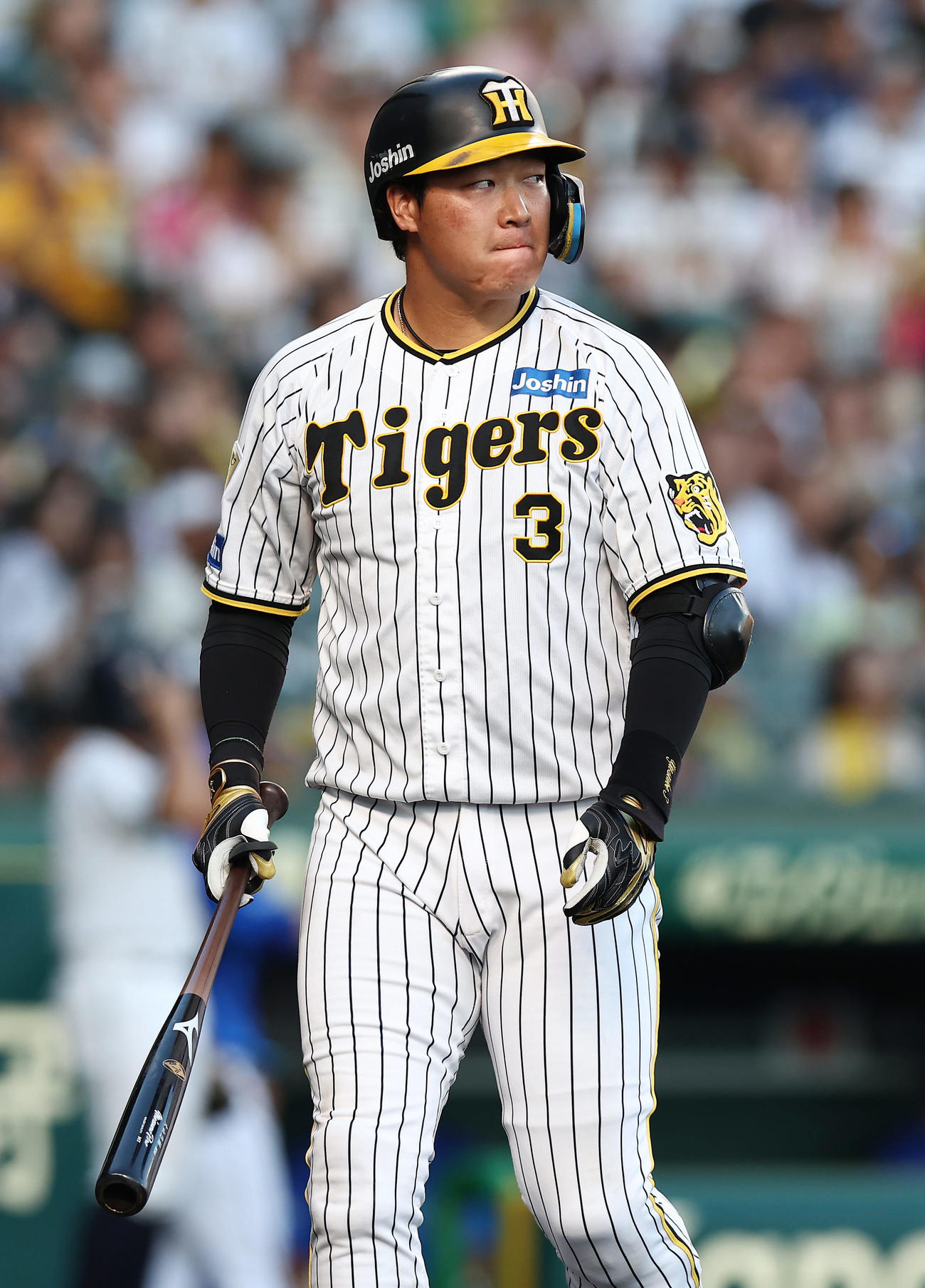 阪神対DeNA 7回裏阪神2死一塁、三邪飛に倒れる大山（撮影・前田充）