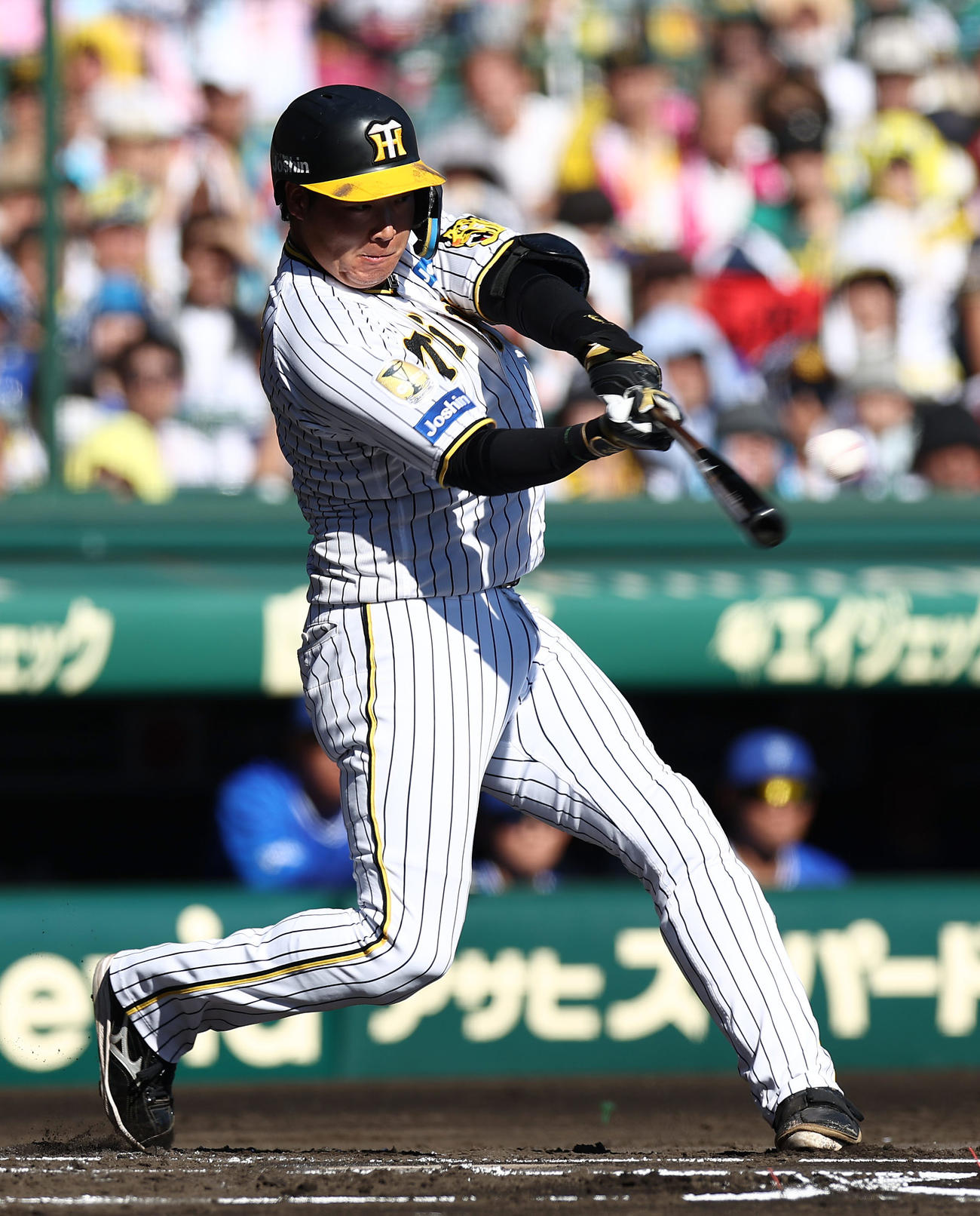 阪神対DeNA 1回裏阪神2死、左前打を放つ大山（撮影・前田充）