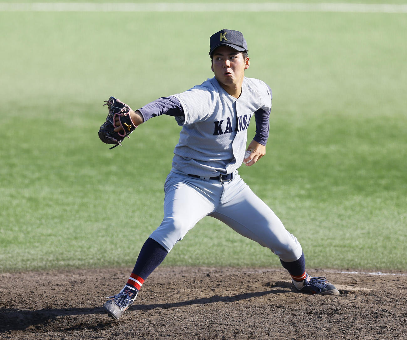 関学大対関大　9回から登板した関学・金丸（撮影・藤尾明華）