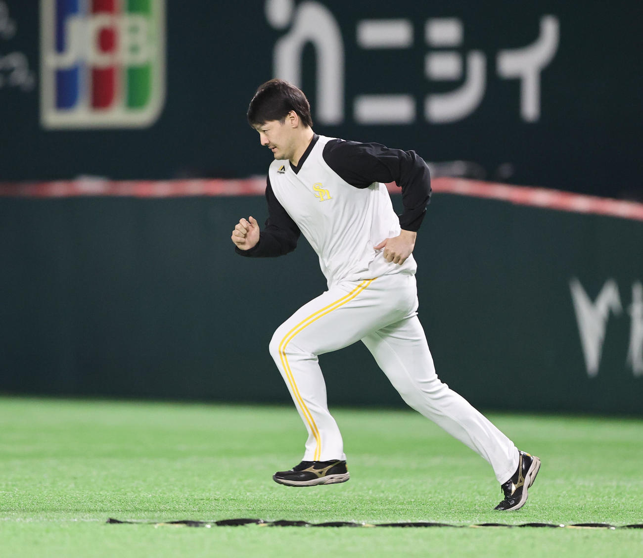 ランニングで調整する有原（撮影・鬼束羽瑠菜）