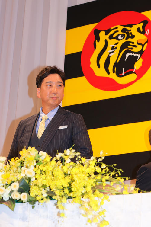 阪神】藤川球児氏が監督就任会見、第一声は？ 猛虎愛感じる黄色の
