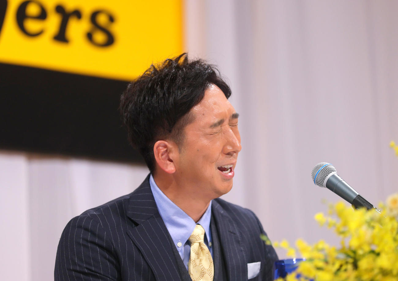 阪神の監督に就任し会見する藤川新監督（撮影・上山淳一）