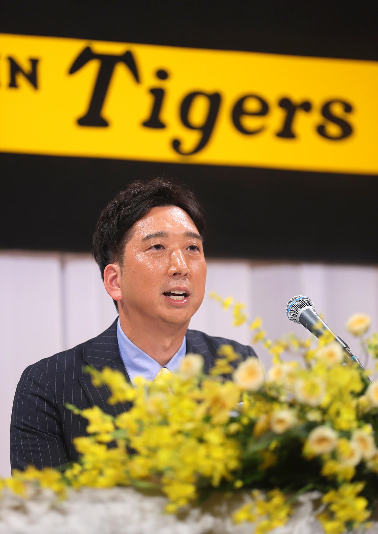 阪神の監督に就任し会見する藤川新監督（撮影・上山淳一）