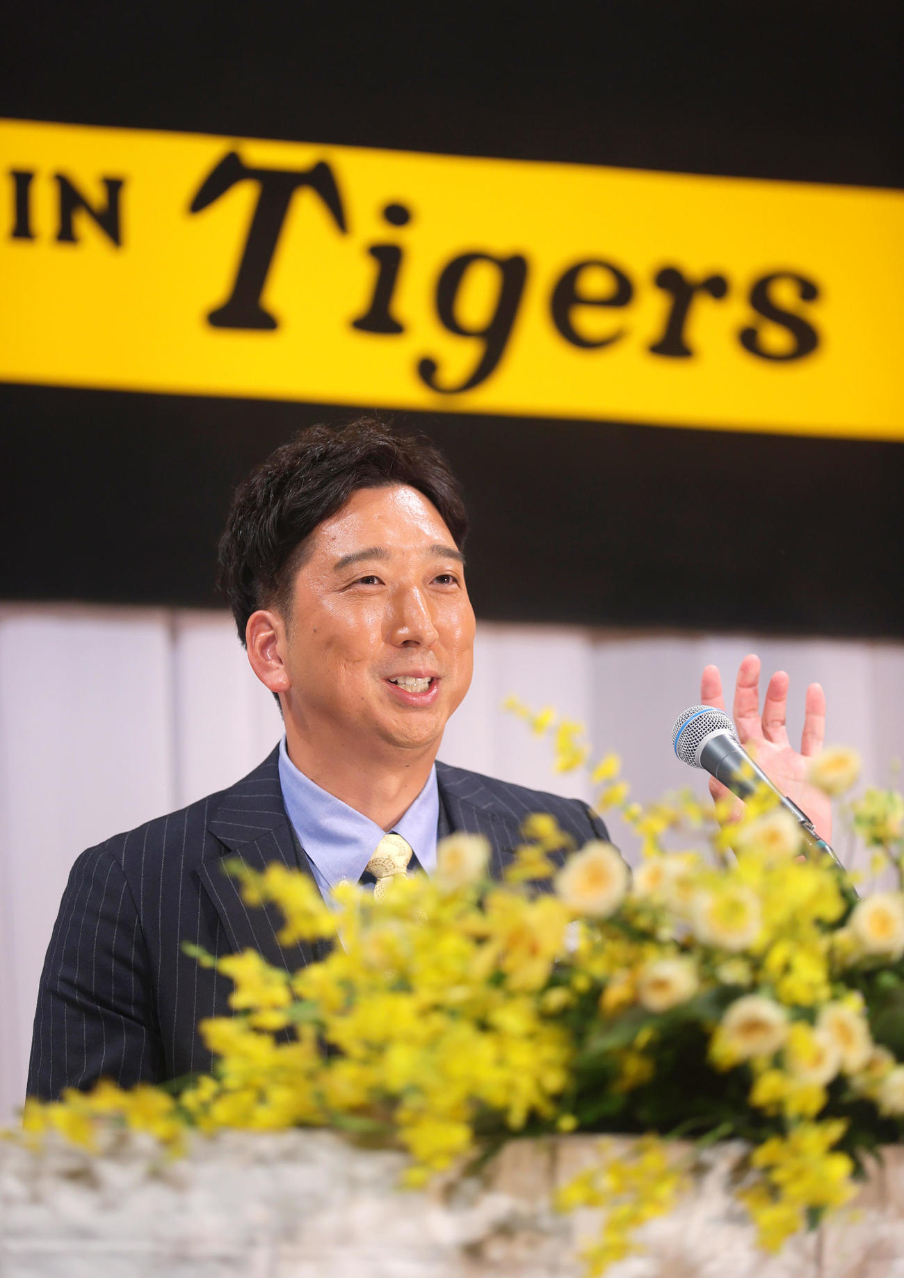 阪神の監督に就任し会見する藤川新監督（撮影・上山淳一）