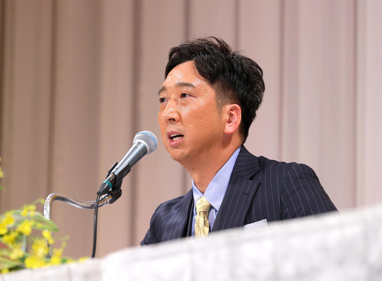 阪神の監督に就任し会見する藤川新監督（撮影・上山淳一）