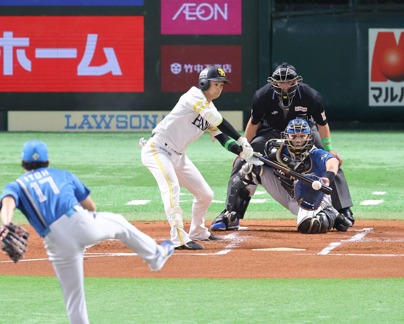 ソフトバンク対日本ハム　1回裏ソフトバンク1死、川瀬は中前安打を放つ（撮影・梅根麻紀）