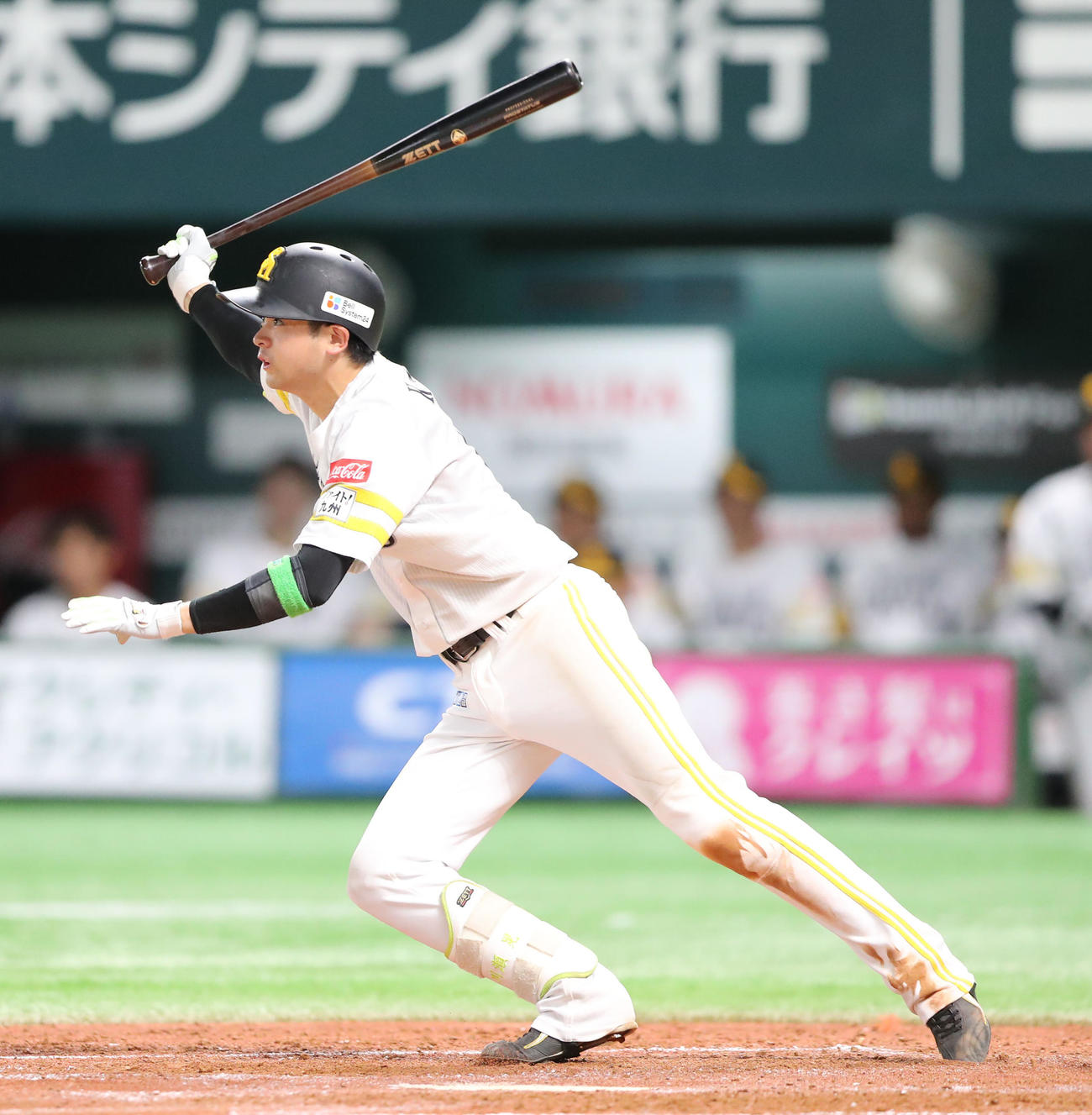 ソフトバンク対日本ハム　3回裏ソフトバンク1死、川瀬は中前打を放つ（撮影・鬼束羽瑠菜）