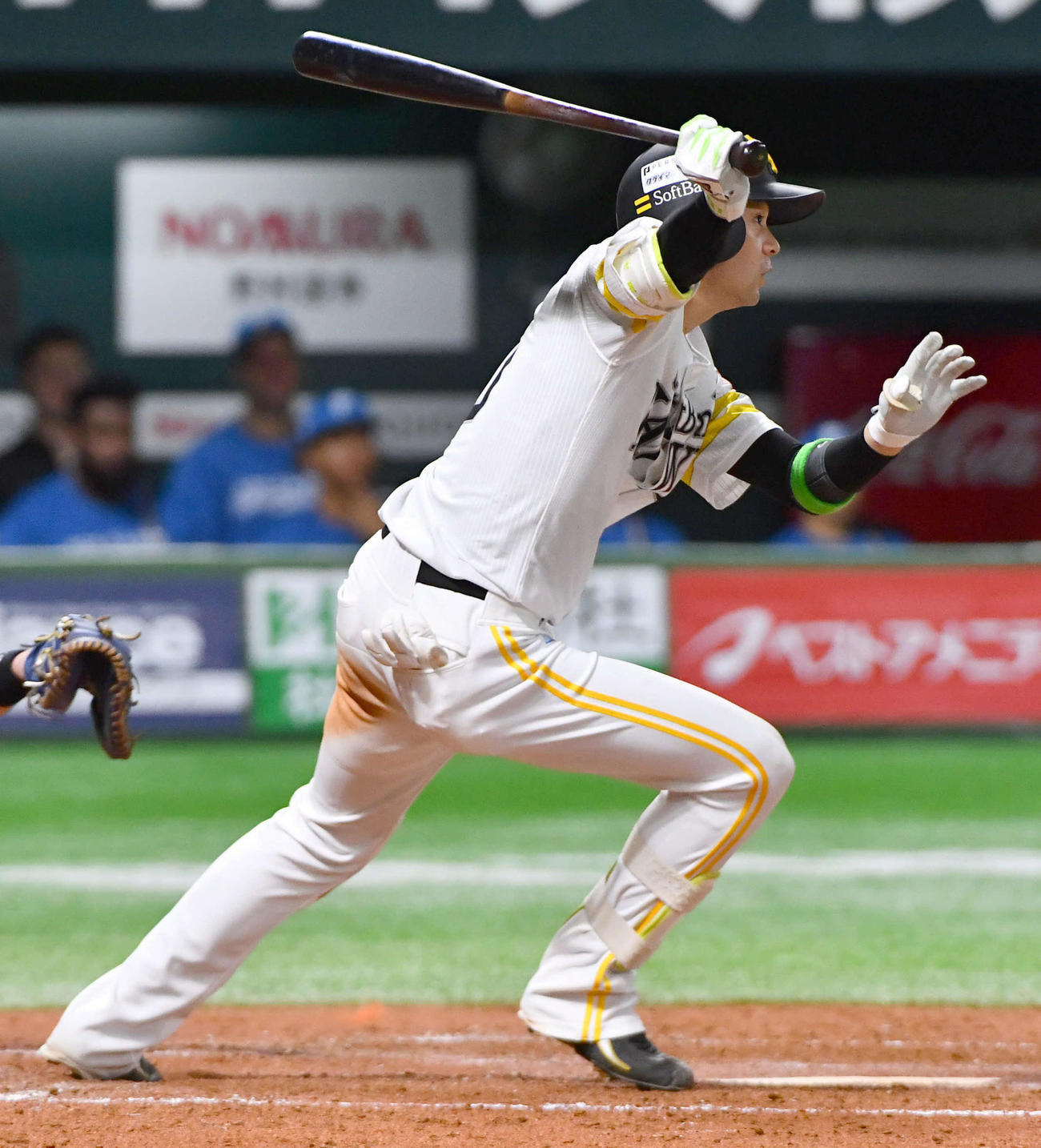ソフトバンク対日本ハム　3回裏ソフトバンク1死、川瀬は中前安打を放つ（撮影・岩下翔太）