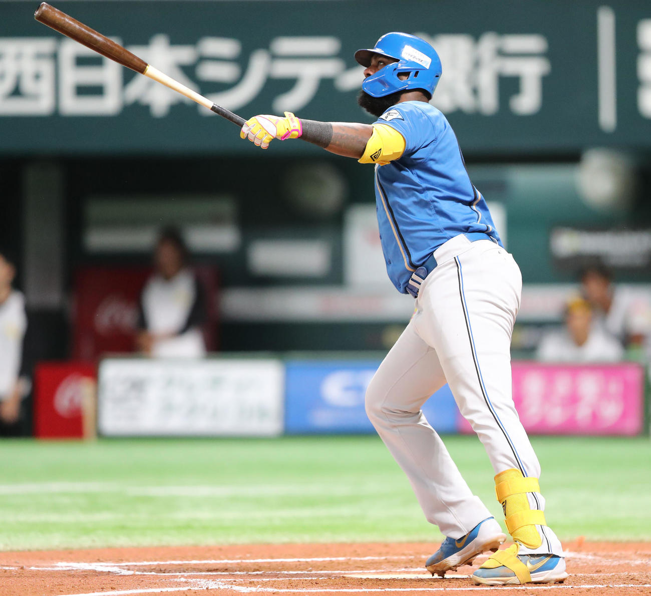 ソフトバンク対日本ハム　7回表日本ハム無死、レイエスは左中間に本塁打を放つ（撮影・鬼束羽瑠菜）