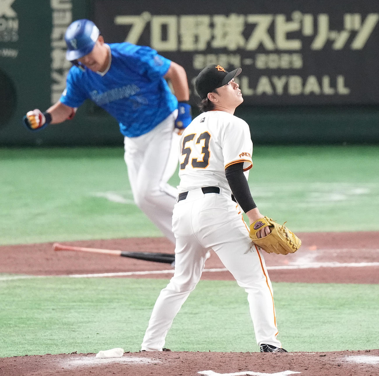 巨人対DeNA 7回表DeNA1死一、三塁、代打筒香に左前適時打を許す高梨（撮影・鈴木みどり）