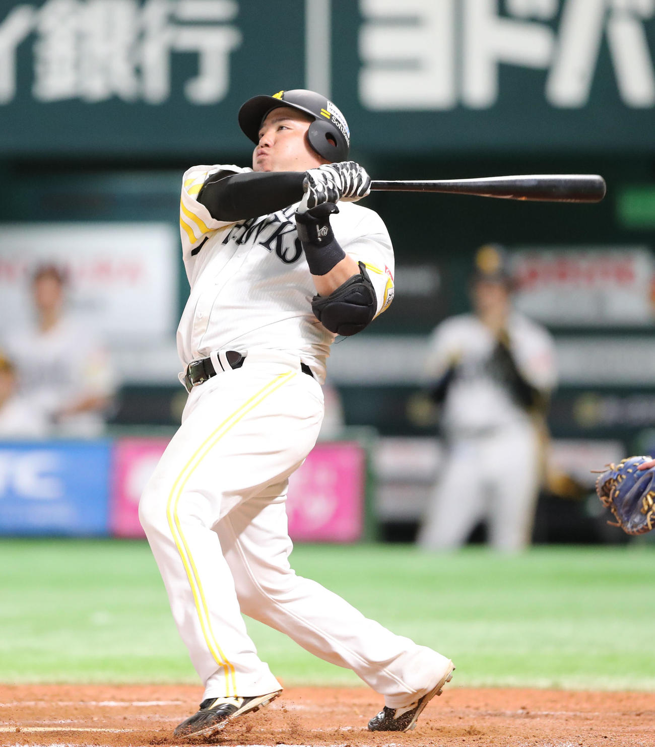 ソフトバンク対日本ハム　8回裏ソフトバンク無死、山川は左越え本塁打を放つ（撮影・鬼束羽瑠菜）