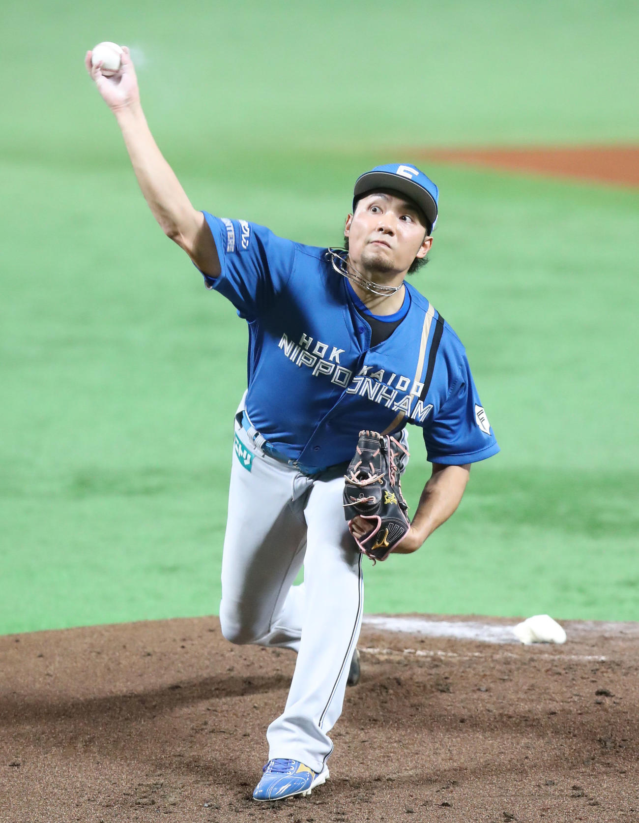 ソフトバンク対日本ハム　力投する日本ハム先発の伊藤（撮影・鬼束羽瑠菜）