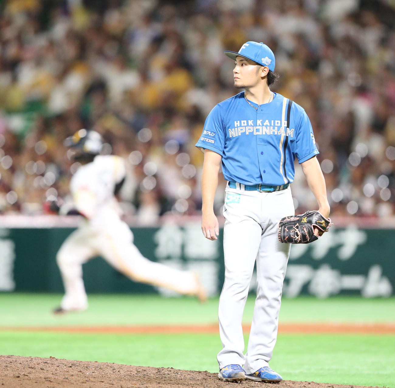 ソフトバンク対日本ハム　4回裏ソフトバンク無死、今宮に左越え本塁打を浴びた伊藤（撮影・鬼束羽瑠菜）