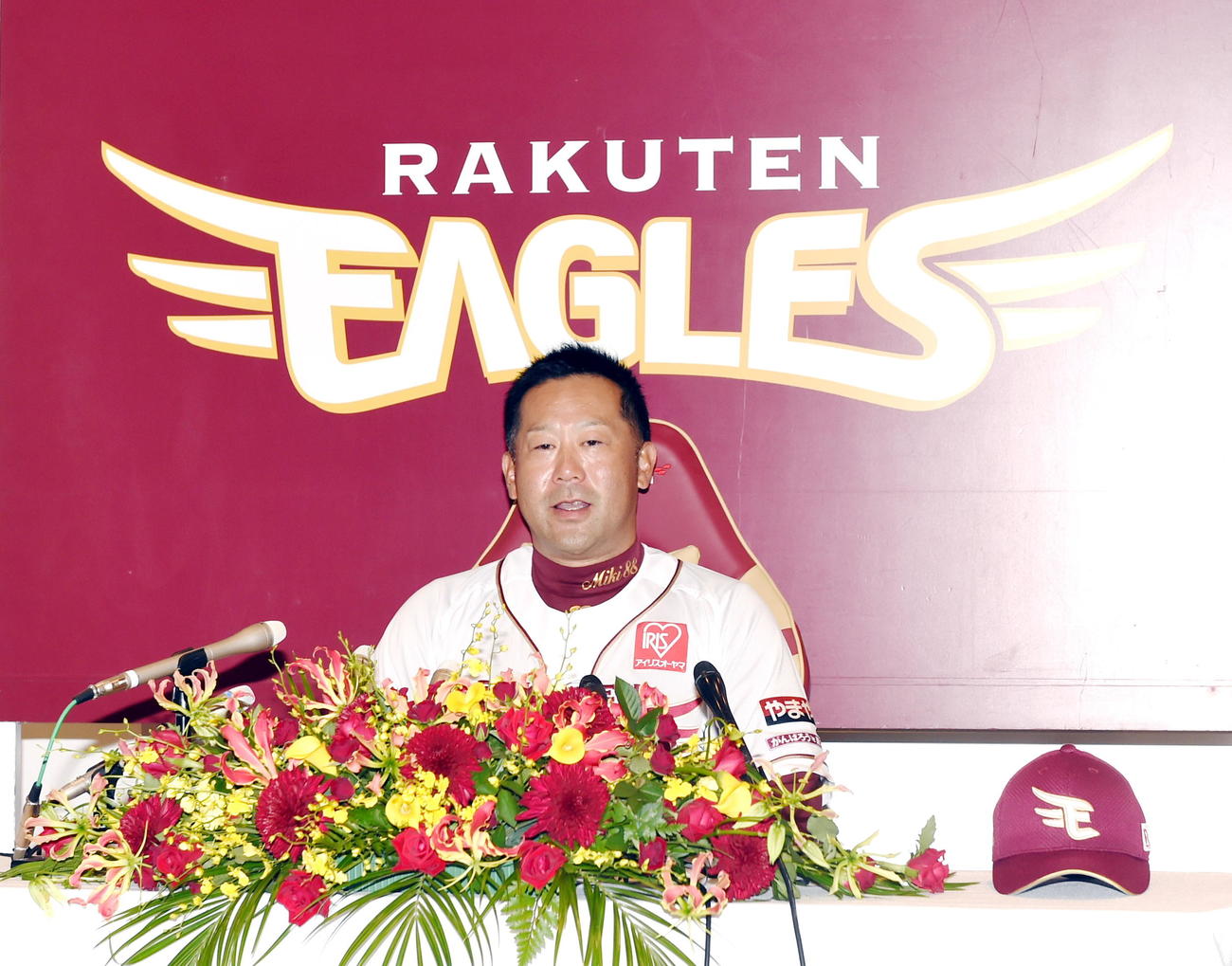 就任会見に臨んだ楽天三木新監督（撮影・山田愛斗）