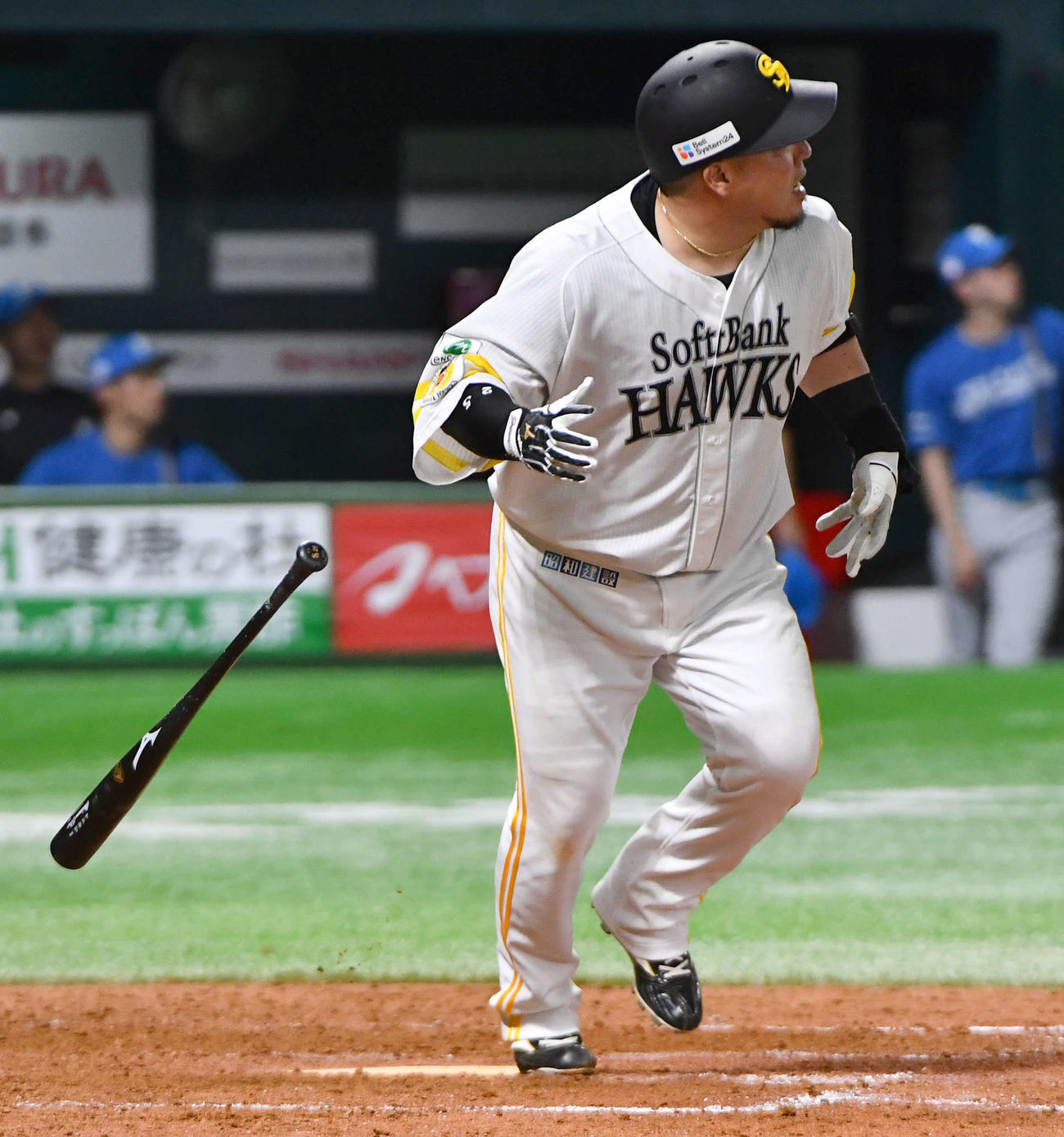 ソフトバンク対日本ハム　5回裏ソフトバンク2死、山川は左越え本塁打を放つ（撮影・岩下翔太）