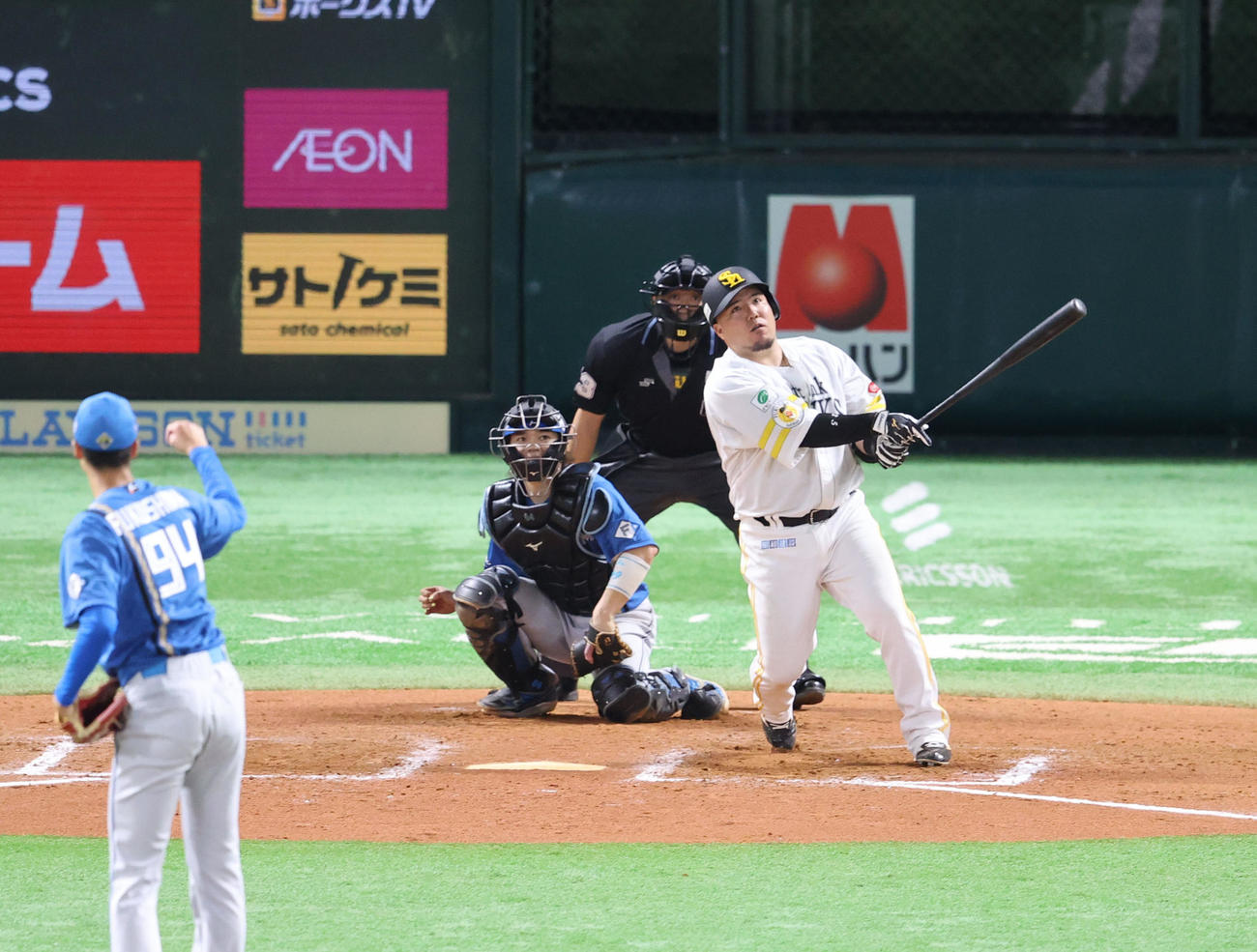 ソフトバンク対日本ハム　7回裏ソフトバンク無死、山川穂高は左中間本塁打を放つ（撮影・梅根麻紀）
