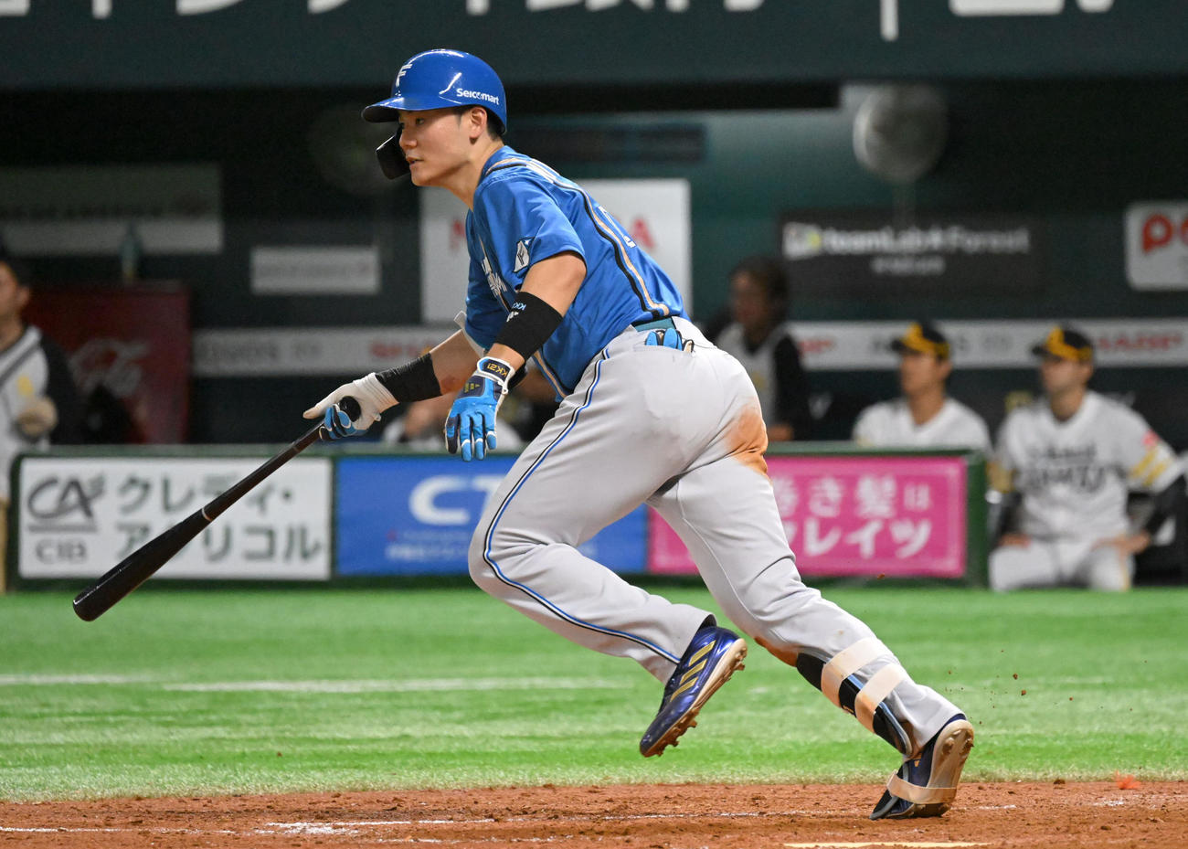 ソフトバンク対日本ハム　5回表日本ハム2死一塁、清宮は中前安打を放つ（撮影・林敢治）