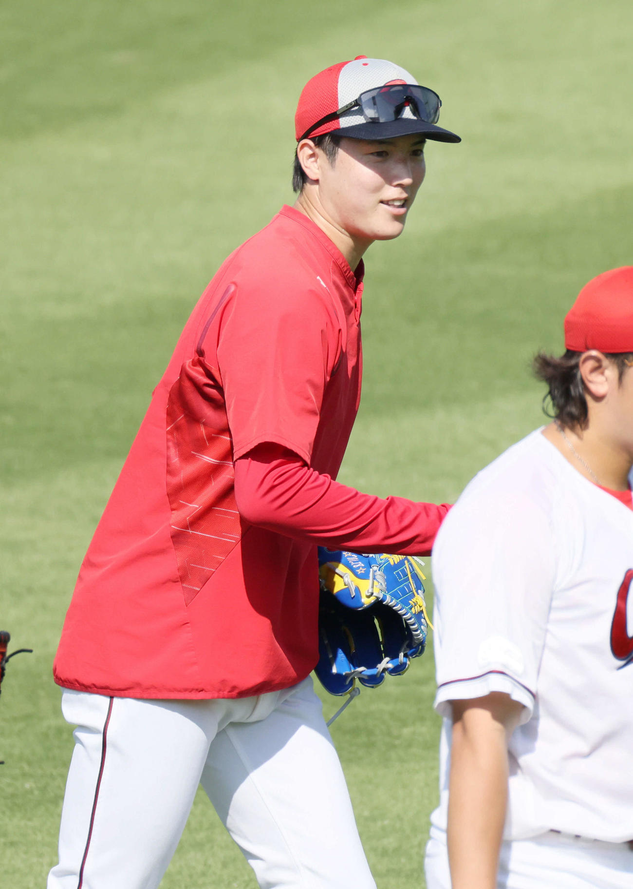 キャッチボールを終えた広島森下（撮影・加藤孝規）