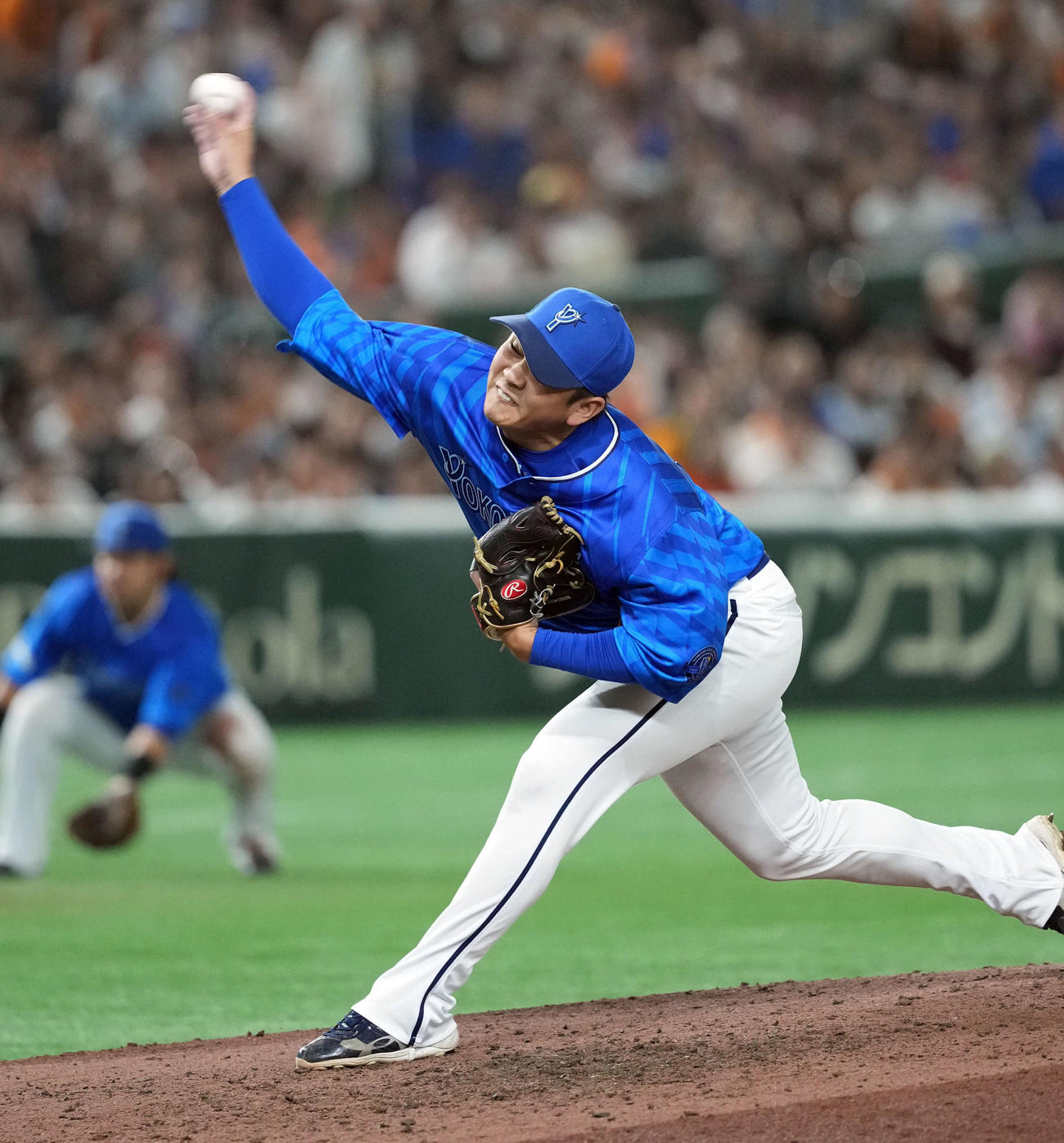 巨人対DeNA 7回からマウンドに上がったDeNA山崎（撮影・たえ見朱実）