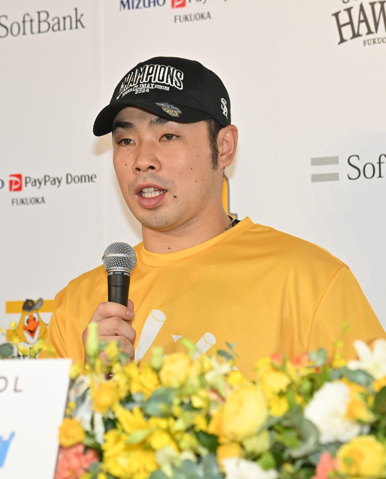 ソフトバンク対日本ハム　記者会見に応じる近藤（撮影・林敢治）