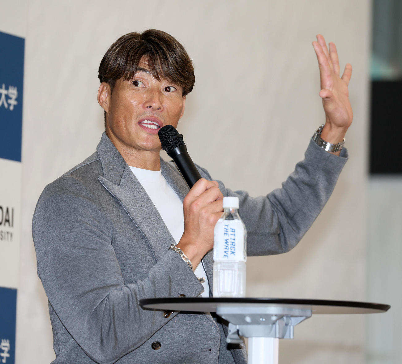 母校の近畿大学で講演会を行った糸井嘉男氏（撮影・加藤哉）