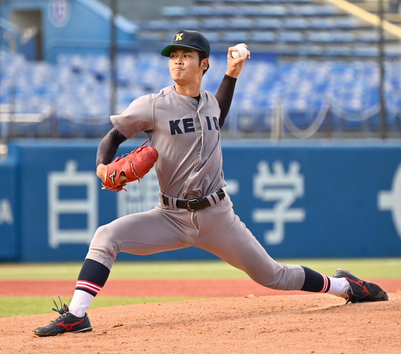 東京6大学野球秋季リーグ戦　明大戦に先発した慶大・渡辺和（撮影・千葉一成）