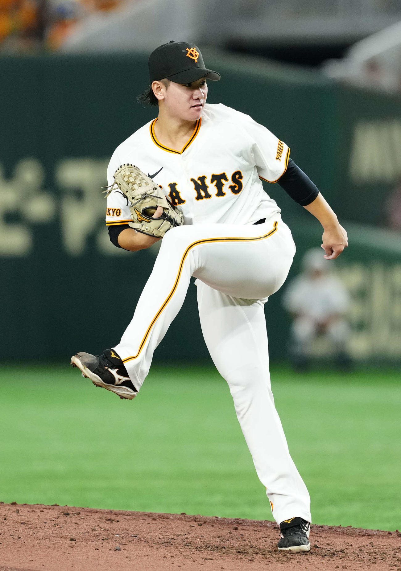 巨人対DeNA　力投する巨人先発の井上（撮影・江口和貴）