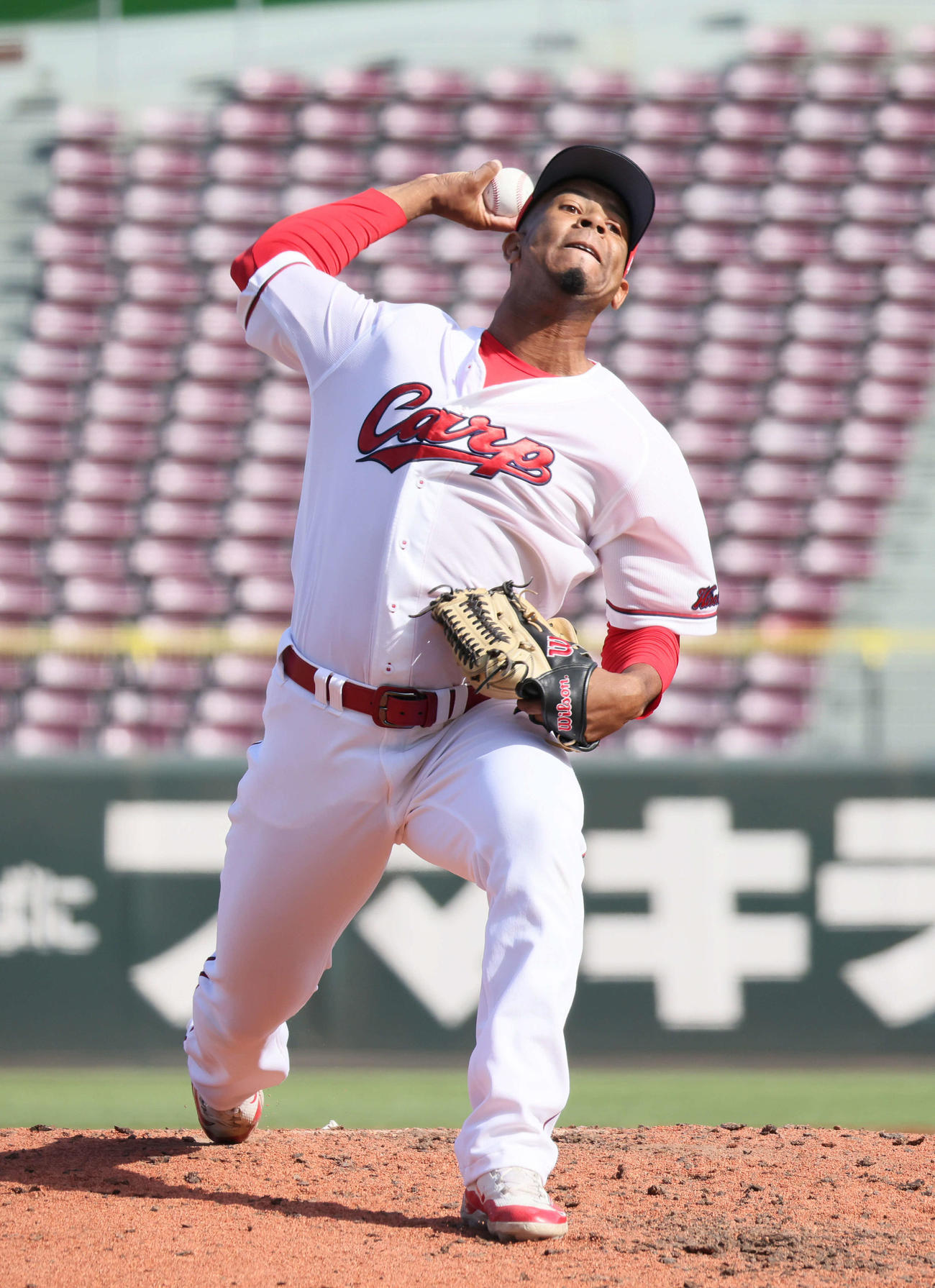 シート打撃中、シート打撃に登板する広島練習生のブリトー（撮影・加藤孝規）