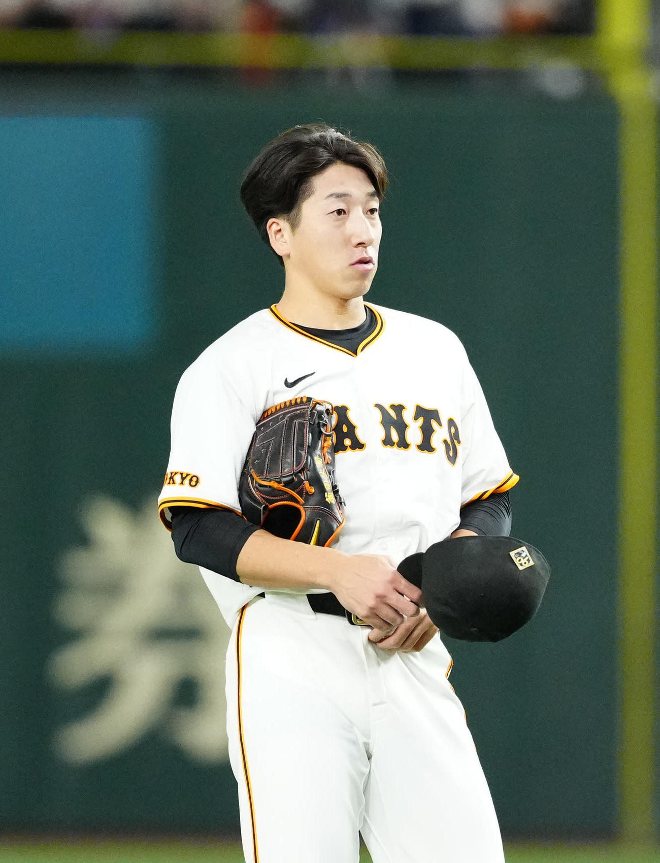 巨人対DeNA 9回表DeNA1死、佐野に死球を与えた大勢（撮影・江口和貴）