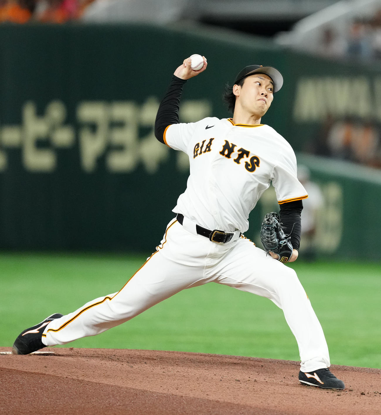 巨人対DeNA　巨人先発の山崎伊（撮影・江口和貴）