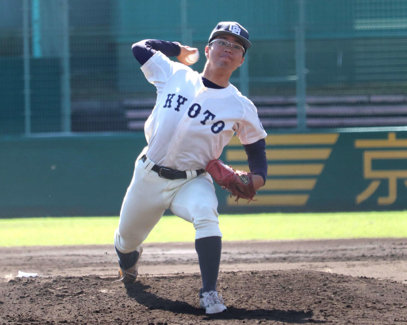 関学大対京大1回戦　初回から2番手で登板した、関学大・大林