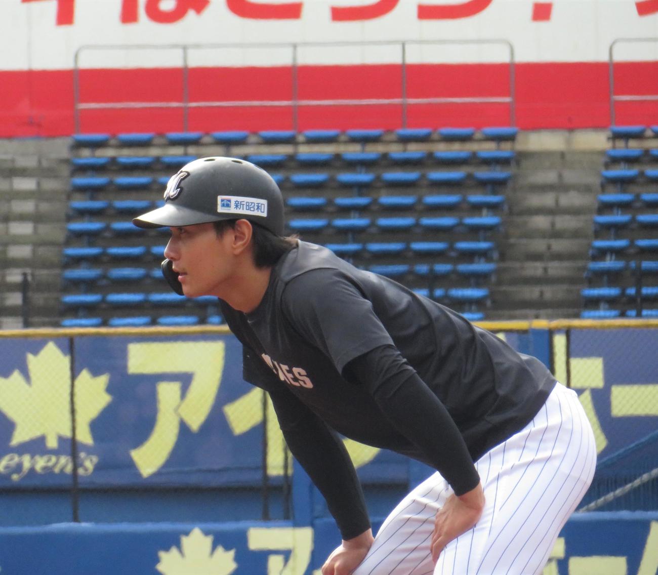 走塁練習をおこなう藤原（撮影・星夏穂）