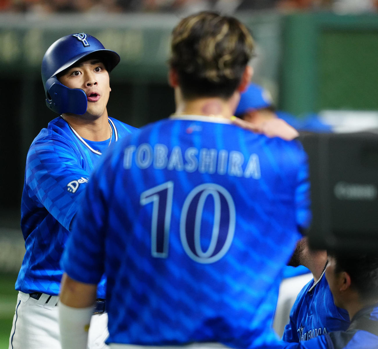 巨人対DeNA 5回表DeNA無死三塁、フォードの適時打で生還した森敬（撮影・江口和貴）