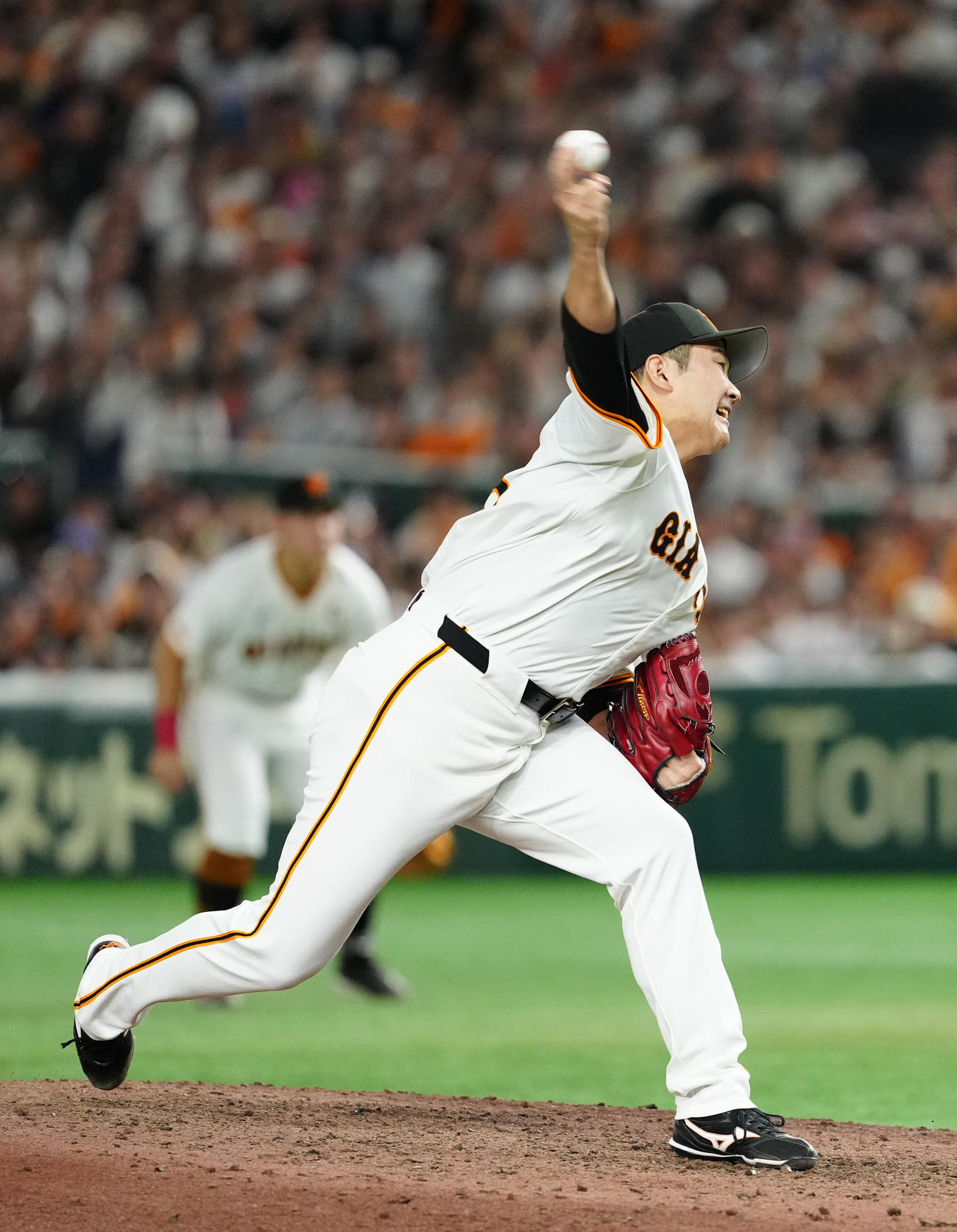 巨人対DeNA　巨人6番手の菅野（撮影・江口和貴）