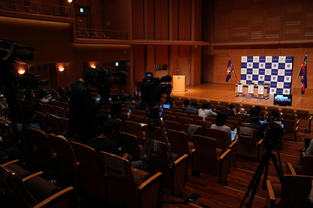 慶大では清原と水鳥が吉報を待つ（撮影・横山健太）