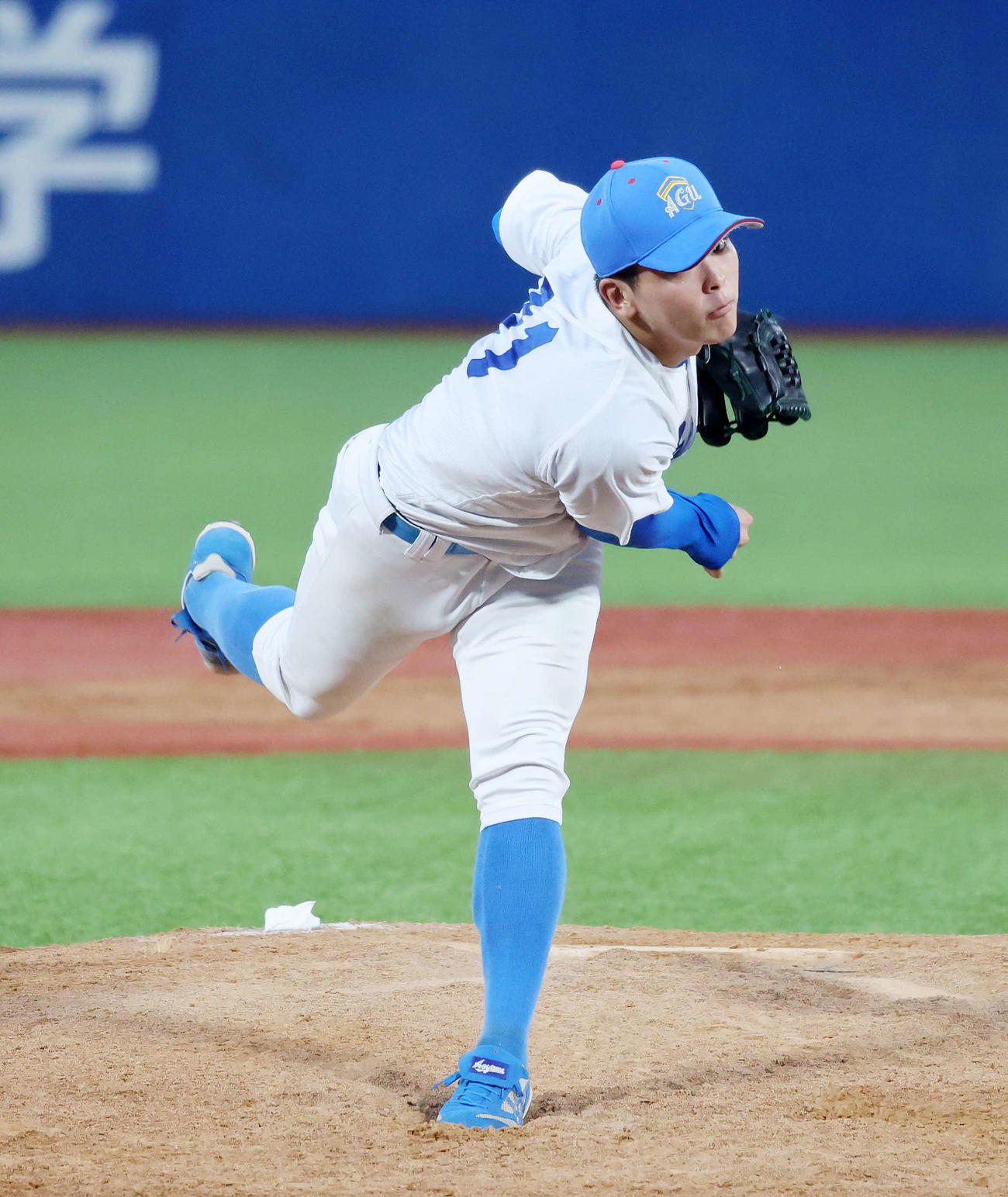 青学大対中大　力投する青学大先発の中西（撮影・鈴木正人）