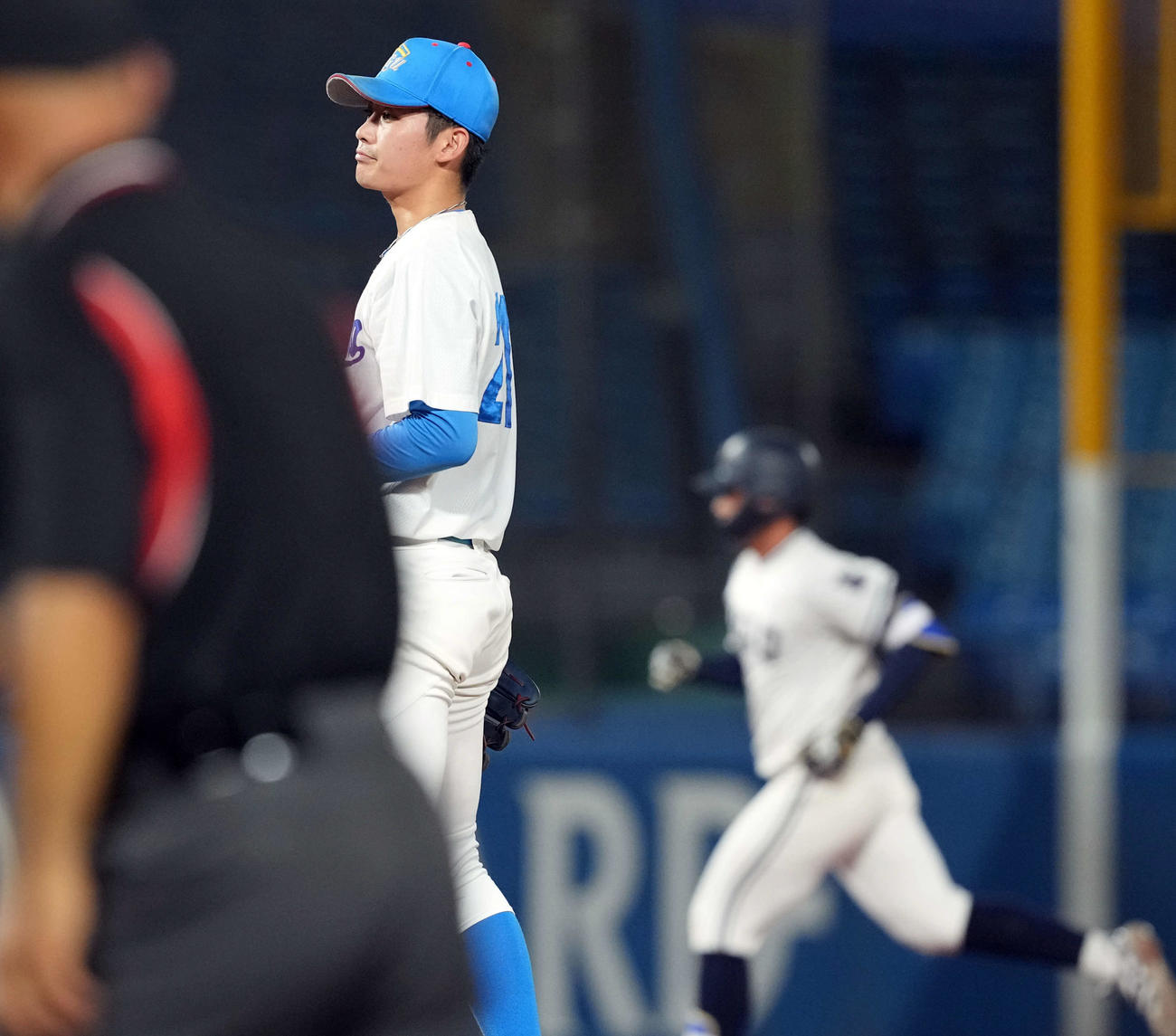 中大対青学大　6回表中大2死、伊藤櫂人にソロ本塁打を浴びる児玉（撮影・たえ見朱実）