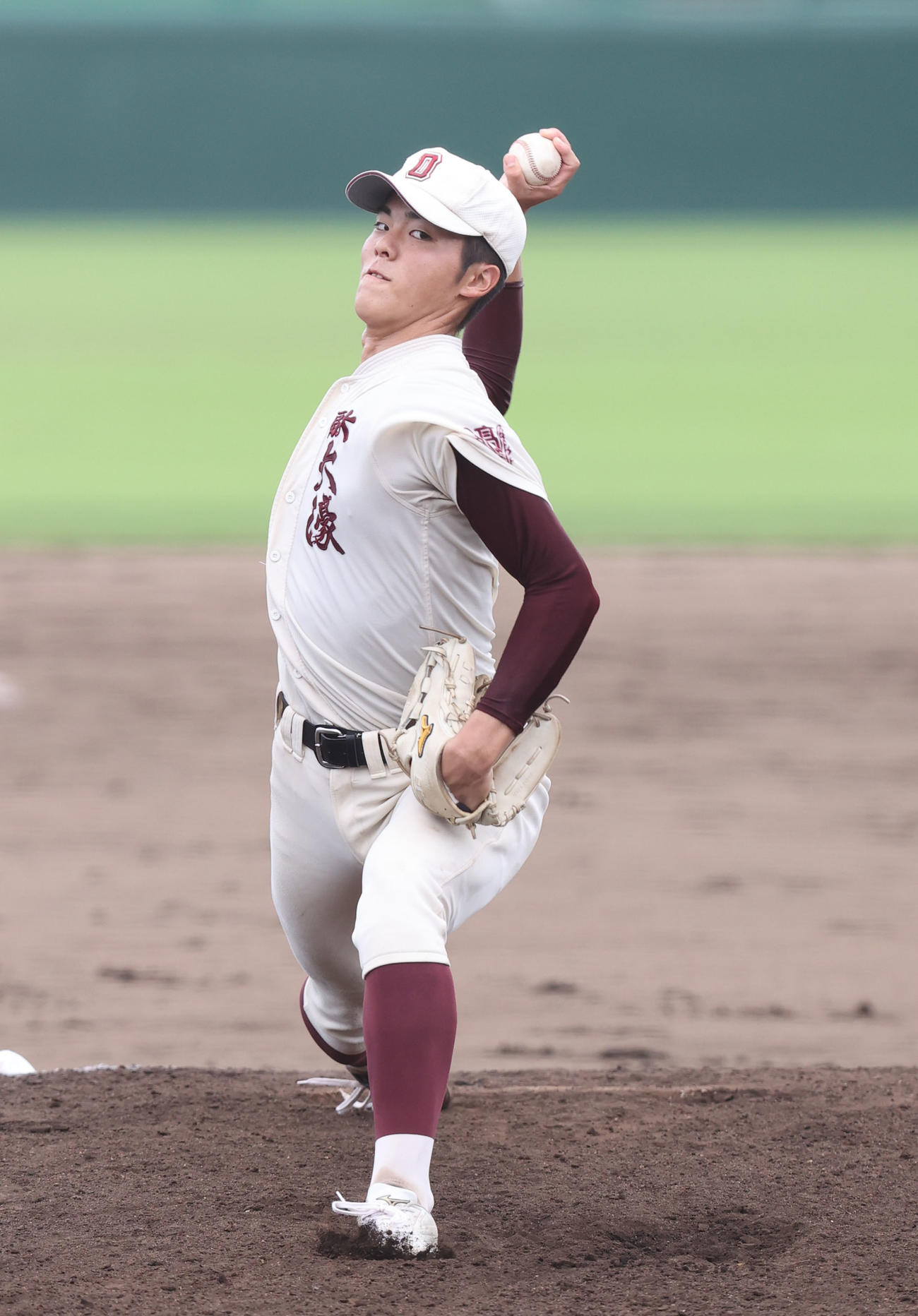 福岡大大堀対飯塚　2回途中から登板した福岡大大濠・柴田獅子（撮影・梅根麻紀）＝2024年7月20日、北九州市民球場