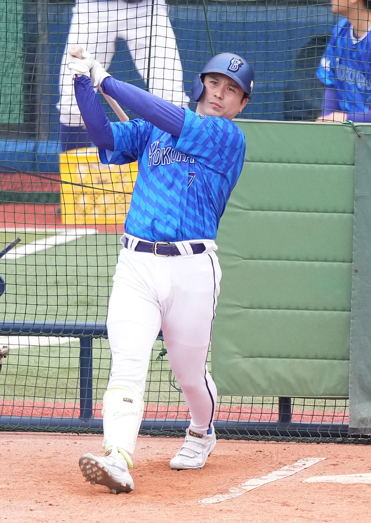 打撃練習するDeNA佐野（撮影・鈴木みどり）