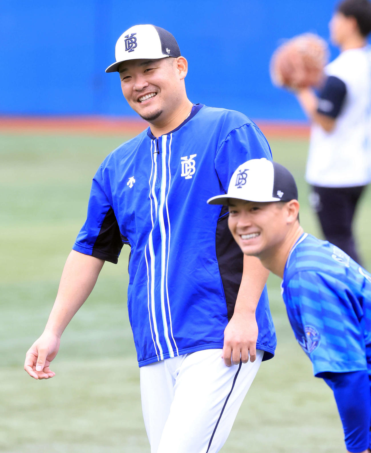 日本シリーズ前日練習で、リラックスした表情のDeNA筒香（撮影・浅見桂子）
