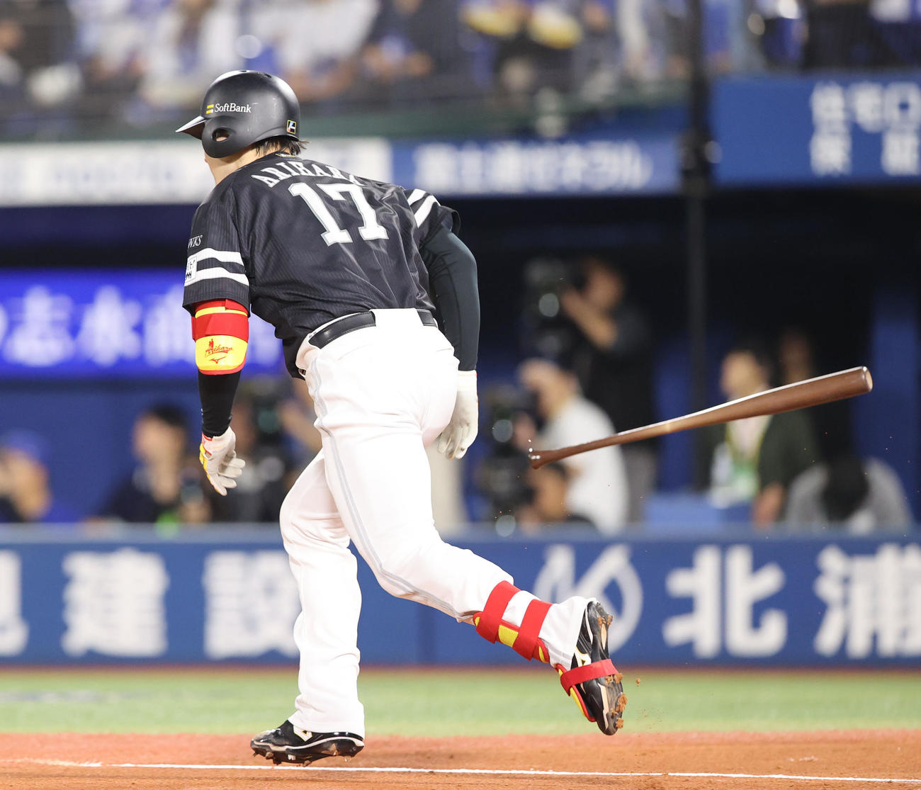 DeNA対ソフトバンク　2回表ソフトバンク2死満塁、有原は右前に先制適時打を放つ（撮影・梅根麻紀）