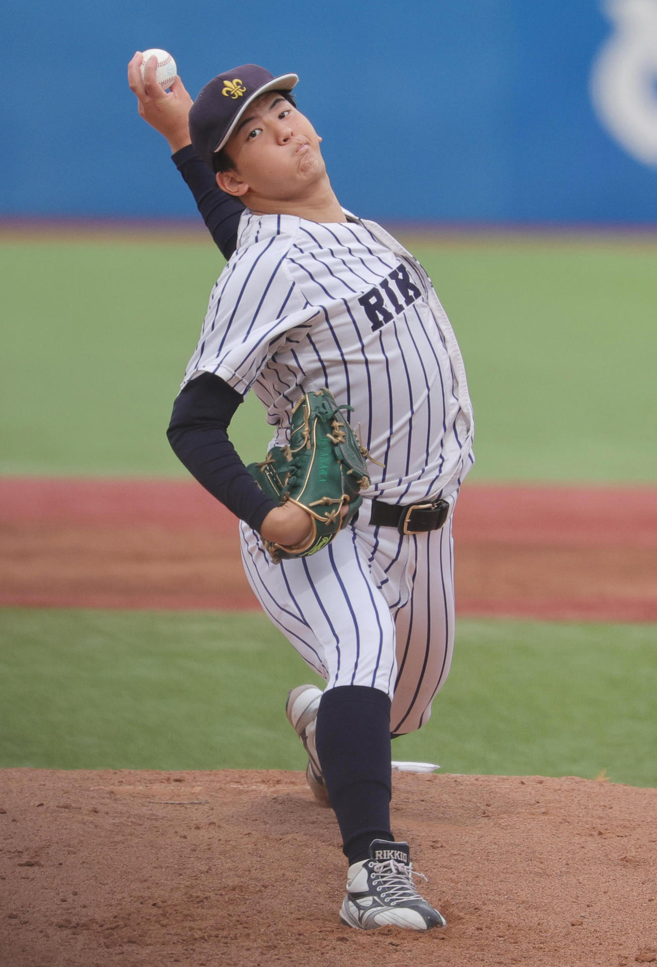 立大対東大　立大先発の田中優（撮影・野上伸悟）