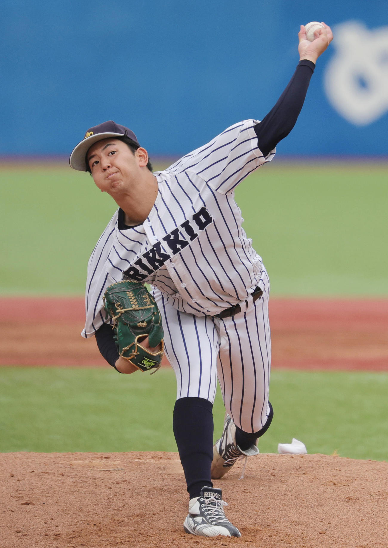 立大対東大　立大先発の田中優（撮影・野上伸悟）