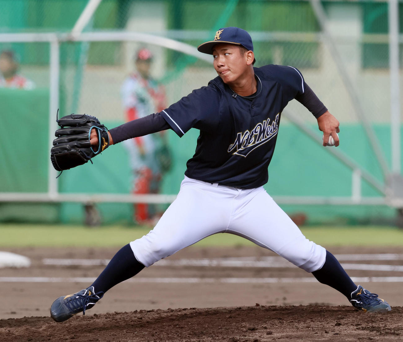 NTT西日本対三菱重工EAST 4回表に登板した阪神ドラフト1位指名のNTT西日本・伊原（撮影・加藤哉）